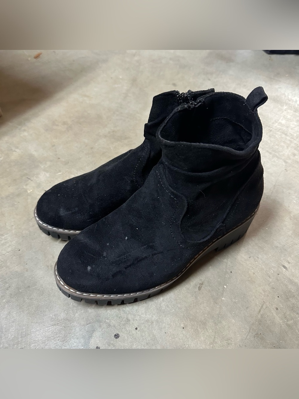Very G Black Suede Ankle Booties with Lug Sole 📦